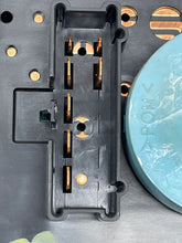 Load image into Gallery viewer, FRONT TEMPERATURE CONTROLS Commander Grand Cherokee 05 06 07 - NW448084
