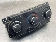 Load image into Gallery viewer, FRONT TEMPERATURE CONTROLS Commander Grand Cherokee 05 06 07 - NW448084
