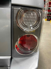 Load image into Gallery viewer, TAIL LIGHT LAMP ASSEMBLY Land Rover Range Rover 06 07 08 09 Right - NW449069
