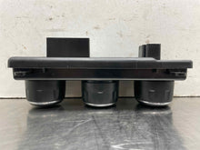 Load image into Gallery viewer, Temperature Controls Jeep Liberty 2008 - NW448708
