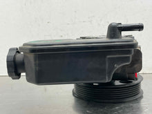 Load image into Gallery viewer, Power Steering Pump Jeep Liberty 2008 - NW449007
