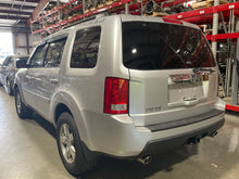Load image into Gallery viewer, CARRIER ASSEMBLY Honda Pilot 09 10 11 12 13 14 - NW448471
