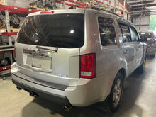 Load image into Gallery viewer, CARRIER ASSEMBLY Honda Pilot 09 10 11 12 13 14 - NW448471
