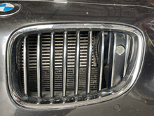 Load image into Gallery viewer, Grille  BMW 550I GT 2010 - NW449876
