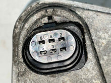 Load image into Gallery viewer, THROTTLE BODY BMW 745I 545I X5 2002 02 03 04 05 06 - NW450096
