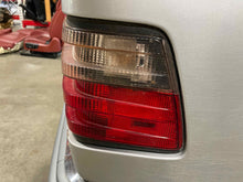 Load image into Gallery viewer, TAIL LIGHT LAMP ASSEMBLY E300d E320 E320 Convertible E320 94-95 Right - NW450867
