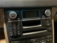Load image into Gallery viewer, RADIO DISPLAY AND CONTROL PANEL Volvo XC90 07 08 09 10 11 12 - NW451421
