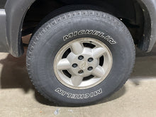 Load image into Gallery viewer, WHEEL Blzaer Jimmy S10 Sonoma 95 96 97 - 03 04 05 15x7 - NW452577
