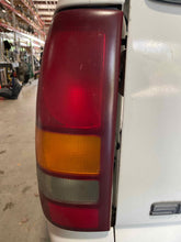 Load image into Gallery viewer, TAIL LIGHT LAMP ASSEMBLY Silverado 1500 Pickup Silverado 99-03 Left - NW452535
