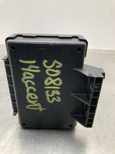 Load image into Gallery viewer, BODY CONTROL MODULE BCM COMPUTER Hyundai Accent 14 15 16 17 - NW453089
