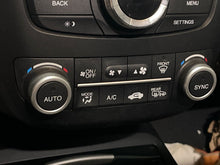 Load image into Gallery viewer, Temperature Controls Acura RDX 2016 - NW453327
