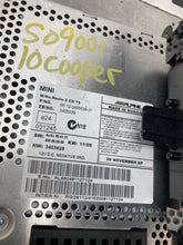 Load image into Gallery viewer, Radio Mini Cooper Clubman 2007 07 2008 08 2009 09 2010 10 Am Fm Stereo CD - NW454038
