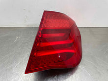 Load image into Gallery viewer, OUTER TAIL LIGHT LAMP 740i 740il 750 HYBRID 750i 750il 760li09-12 Right - NW454905
