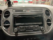 Load image into Gallery viewer, RADIO Tiguan 2009 09 2010 10 2011 11 2012 12 2013 13 2014 14 - NW454825

