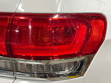 Load image into Gallery viewer, OUTER TAIL LIGHT LAMP Jeep Grand Cherokee 15 16 17 18 19 20 Right - NW454903

