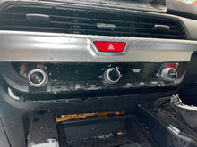 Load image into Gallery viewer, Temperature Controls Kia Telluride 2020 - NW455213
