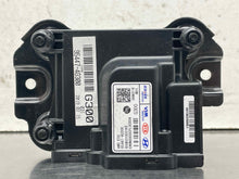 Load image into Gallery viewer, TRANSFER CASE CONTROL MODULE COMPUTER Kia Telluride 20 21 22 - NW455058
