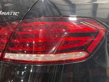Load image into Gallery viewer, OUTER TAIL LIGHT LAMP E250 Van E250D E300 E350 E400 E550 E63 14-16 Right - NW456245

