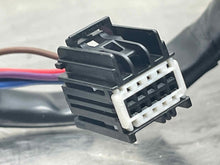 Load image into Gallery viewer, Side View Door Mirror Cadillac SRX 2010 - NW455968
