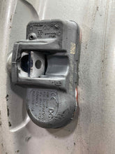 Load image into Gallery viewer, WHEEL RIM C250 C300 C350 C63 10-11 17x7-1/2 - NW457668
