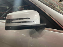 Load image into Gallery viewer, SIDE VIEW DOOR MIRROR C250 C300 C350 C63 2010 10 2011 11 Right - NW457308
