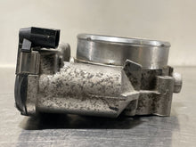 Load image into Gallery viewer, Throttle Body Hyundai Equus 2014 - NW457611
