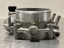 Load image into Gallery viewer, Throttle Body Hyundai Equus 2014 - NW457611
