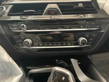 Load image into Gallery viewer, Radio  BMW 530I 2017 - NW458245
