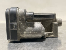 Load image into Gallery viewer, THROTTLE BODY BMW 540 740 X5 Z8 1999 99 00 01 02 03 - NW459098

