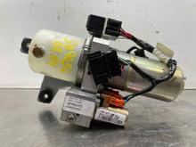 Load image into Gallery viewer, CONVERTIBLE TOP MOTOR Audi A4 S4 RS4 2003 03 2004 04 2005 05 06 07 08 09 - NW458873
