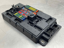 Load image into Gallery viewer, FUSE BOX Cooper Mini 1 Clubman 2008 08 2009 09 - NW459269
