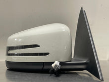 Load image into Gallery viewer, SIDE VIEW DOOR MIRROR C250 C300 C350 C63 2010 10 2011 11 Right - NW459700
