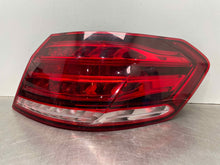 Load image into Gallery viewer, OUTER TAIL LIGHT LAMP E250 Van E250D E300 E350 E400 E550 E63 14-16 Right - NW460969

