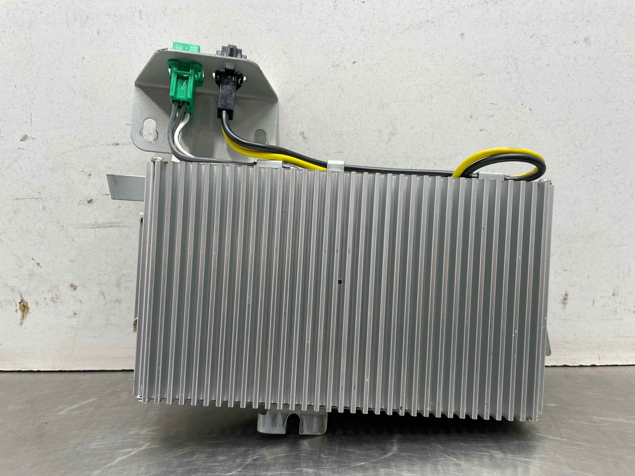 RADIO AMPLIFIER Saab 9-3 900 1994 95 96 97 98 2003 - NW459996
