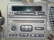 Load image into Gallery viewer, RADIO Saab 9-3 2000 00 2001 01 2002 02 2003 03 - NW459997
