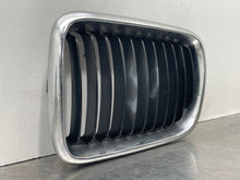 Load image into Gallery viewer, Grille  BMW 328I 1998 - NW460608

