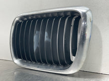 Load image into Gallery viewer, Grille  BMW 328I 1998 - NW460608
