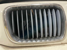 Load image into Gallery viewer, Grille  BMW 328I 1998 - NW460609
