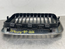 Load image into Gallery viewer, Grille  BMW 328I 1998 - NW460609
