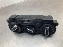 Load image into Gallery viewer, Temperature Controls Volkswagen Beetle 2013 - NW461589
