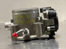 Load image into Gallery viewer, THROTTLE BODY Vw Beetle Jetta Rabbit 05 - 07 - NW461805
