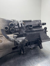 Load image into Gallery viewer, MANUAL TRANSMISSION 320i 323i 323ic 323is 325ci 325i 525i 98-05 - NW462601
