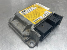 Load image into Gallery viewer, AIR BAG CONTROL MODULE COMPUTER Hyundai Santa Fe 07 08 09 - NW463268
