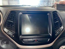 Load image into Gallery viewer, RADIO Jeep Cherokee 2014 14 - NW463994
