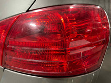 Load image into Gallery viewer, OUTER TAIL LIGHT LAMP Nissan Rogue 08 09 10 11 12 13 Right - NW464917
