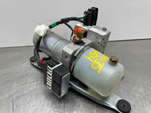 Load image into Gallery viewer, CONVERTIBLE TOP MOTOR Audi A4 S4 RS4 2003 03 2004 04 2005 05 06 07 08 09 - NW464727
