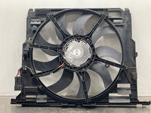Load image into Gallery viewer, RADIATOR FAN ASSEMBLY 535i 535i Gt 640I 740i 740il Active 5 10-17 - NW465097
