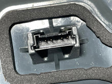 Load image into Gallery viewer, OUTER TAIL LIGHT LAMP 528i 535i 550i Active 5 M5 11 12 13 Right - NW465405
