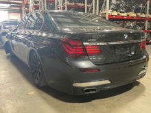 Load image into Gallery viewer, CARRIER ASSEMBLY 550i 550i Gt 650i 750i 750il 12-17 2.81 RATIO AWD - NW465060
