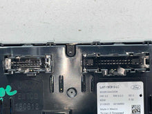 Load image into Gallery viewer, Temperature Controls Ford Escape 2020 - NW465765
